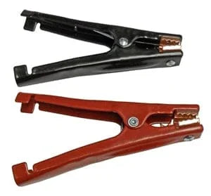 Pair of 500 amp mechanic battery clamps, black and red, with copper teeth